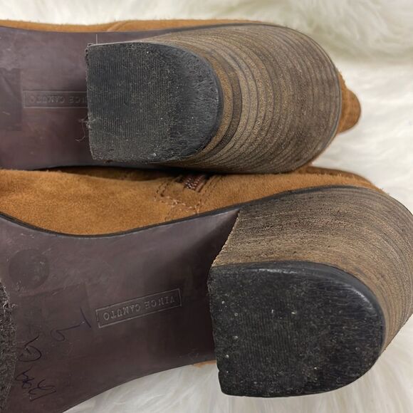 Vince Camuto | cowgirl ankle booties 9.0 Tan suede pointy toe boots. - Picture 7 of 10